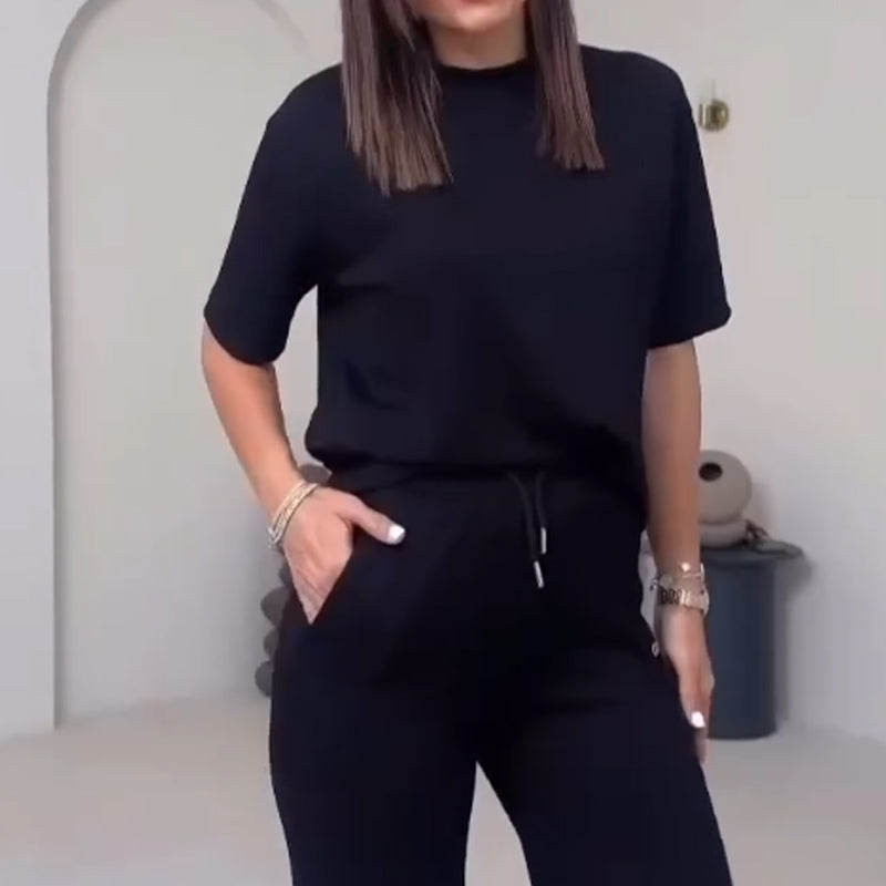 š„šSchlichtes zweiteiliges Damen-Set mit kurzƤrmligem Oberteil und Hose