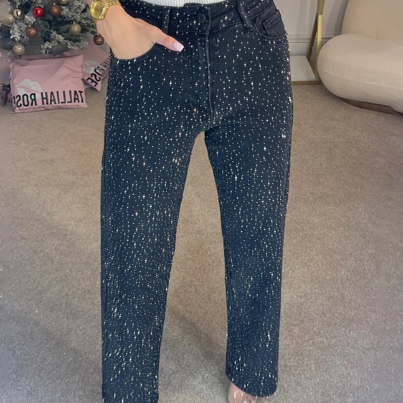 đ„Jeans mit Strassbesatz und geradem Bein