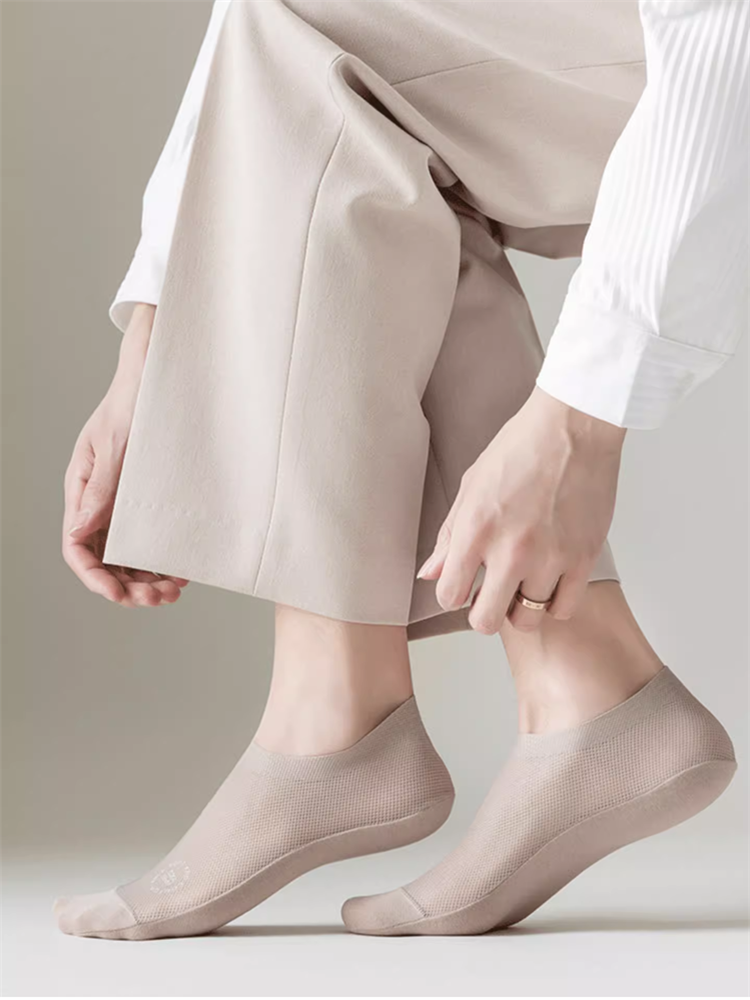 🌸 50% RABATT! Ice-Silk Mesh Socken – Kein Schwitzen, kein Verrutschen, den ganzen Tag frisch!