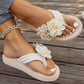 Rutschfeste Strandsandalen für Damen mit floralen Details
