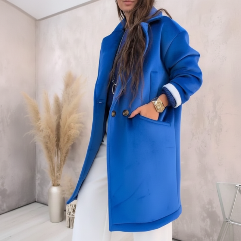 Doppelreihiger Damenmantel mit Reverskragen für den Winter