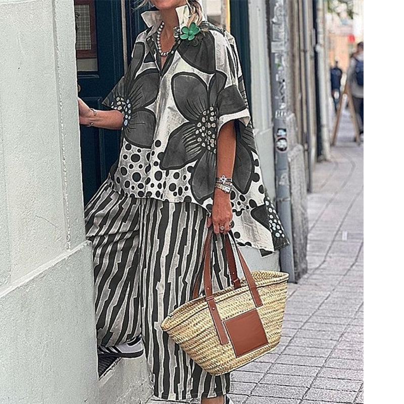 🌺Zweiteiliges Damen Freizeit Set mit Blumenprint – Hemd mit kurzen Ärmeln + Streifen-Hose für Sommer, Einkauf & Urlaub