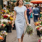 Gestreiftes Midikleid mit seitlicher Schnürung