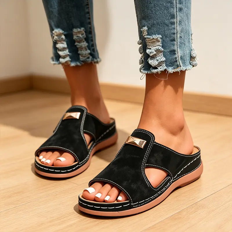 ⏰ Nur noch heute 50% Rabatt! 👡 Damen Zehenfreie Keilsandalen mit leichtem EVA-Sohle & dekorativem Metallverschluss | Bequeme Sommersandalen für Strand, Stadtbummel & Alltag ☀️